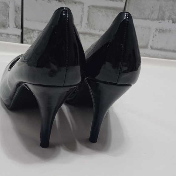 Women’s Heels Red Circle Black Pointy Pumps 10M - Picture 4 of 15